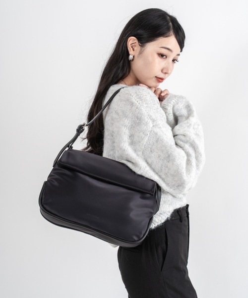 ADD CULUMN(アドカラム)の「【ADD CULUMN/アドカラム】ナイロン×ヴィーガンレザー ショルダーバッグ ROLLA M FABRIC(ショルダーバッグ・レディース・ブラック・FREE)」の6枚目の写真