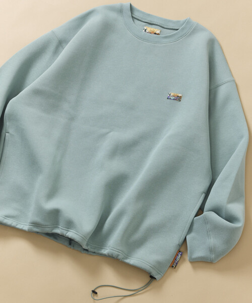 FREAK'S STORE(フリークスストア)の「ビッグシルエット スピンドル ダンボール ワンポイントロゴ クルーネックスウェット/ユニセックス対応(スウェット・メンズ・チャコールグレー/ライトグレー/ブラック/ベージュ/オリーブ/ワインレッド/その他/ブラウン/サックスブルー・SMALL/MEDIUM/LARGE)」の7枚目の写真