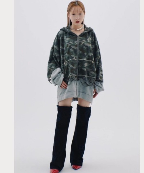 L.H.P（エルエイチピー）の「neith./ネイス/Layered Crush Hoodie(Camo