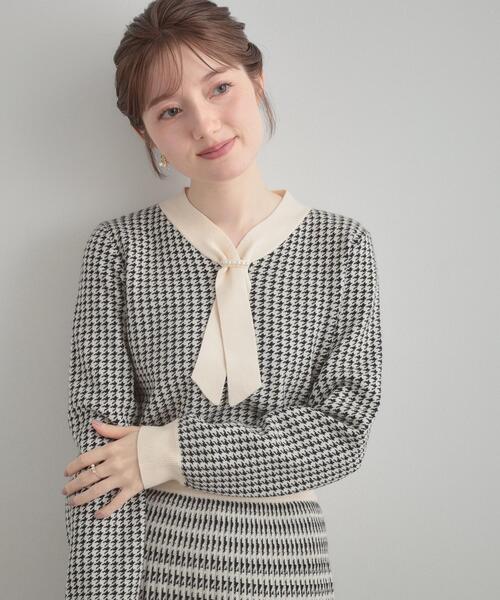 couture brooch(クチュールブローチ)の「【クラシカル・大人レディ】千鳥ジャカードパール調タイニットトップス(ニット/セーター・レディース・アイボリー系1/ネイビー系1・36/38/42)」の2枚目の写真
