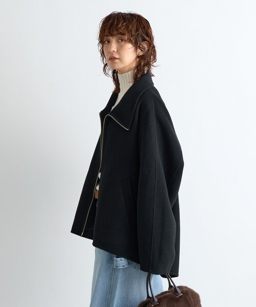 RIVE DROITE（リヴドロワ）の「【ハンサムな着こなしに】スタンドZIPリバーコート（その他アウター・レディース・ブラック/キャメル・FREE）」の11枚目の写真