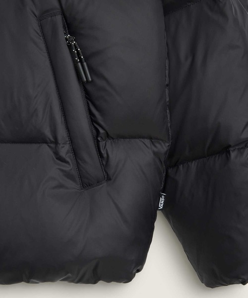 VANS(バンズ)の「ジップポケット ダウンジャケット / ZIP POCKET PUFFER Black / VN000RVTBLK1(ダウンジャケット/コート・メンズ・ブラック・LARGE/MEDIUM/SMALL/X-LARGE)」の5枚目の写真