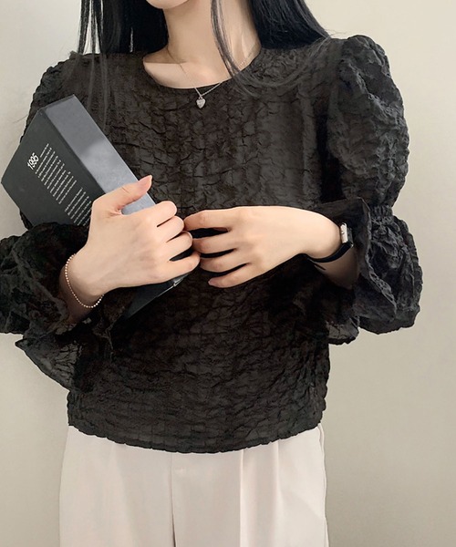 Kuroba(クロバ)の「ワッシャーキャンディースリーブブラウス(シャツ/ブラウス・レディース・ベージュ/ホワイト/ブラック・FREE)」の2枚目の写真