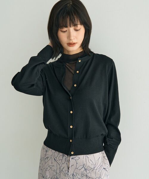 YECCA VECCA（イェッカヴェッカ）の「金釦クルーネックカーディガン（カーディガン/ボレロ・レディース・ダークベージュ/マスタード/ワインレッド/ブラック・FREE）」の7枚目の写真