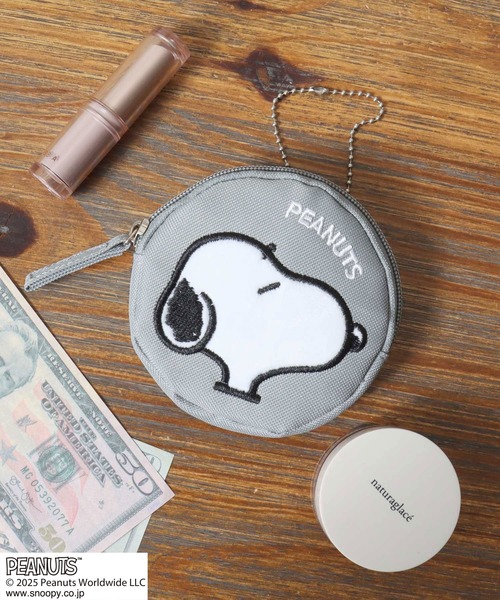 PEANUTS（ピーナッツ）の「PEANUTS SNOOPY（ピーナッツ スヌーピー）キャラクター刺繍ミニポーチ キーホルダー チャーム（ポーチ・レディース・ベージュ/ブラック/グレー・FREE）」の2枚目の写真