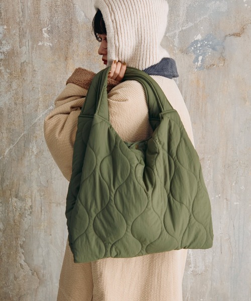 Crisp（クリスプ）の「キルティングトートバッグ（トートバッグ・レディース・アイボリー/カーキ・FREE）」の2枚目の写真