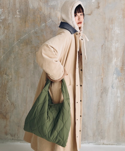 Crisp（クリスプ）の「キルティングトートバッグ（トートバッグ・レディース・アイボリー/カーキ・FREE）」の7枚目の写真