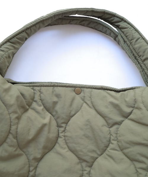 Crisp（クリスプ）の「キルティングトートバッグ（トートバッグ・レディース・アイボリー/カーキ・FREE）」の8枚目の写真