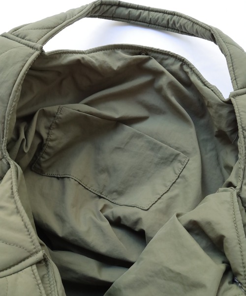 Crisp（クリスプ）の「キルティングトートバッグ（トートバッグ・レディース・アイボリー/カーキ・FREE）」の9枚目の写真