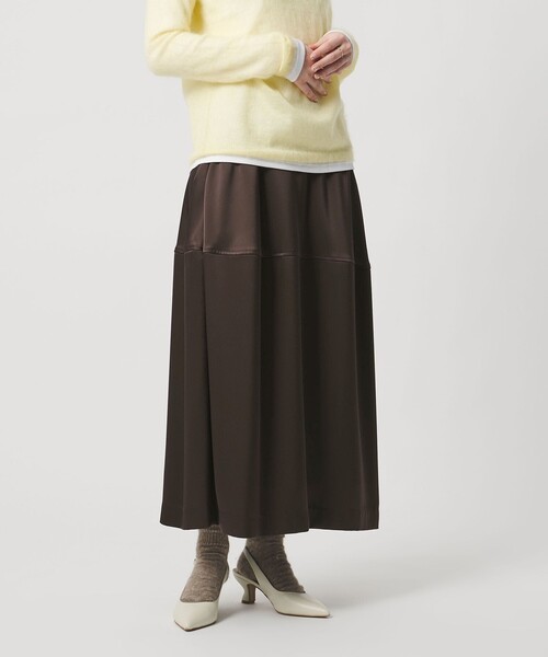 UNITED ARROWS（ユナイテッドアローズ）の「サテン コクーン スカート ‐ウォッシャブル‐（スカート・レディース・ネイビー/ダークブラウン/レッド/オフホワイト・38/36）」の3枚目の写真