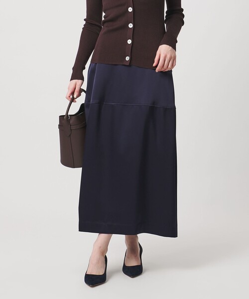 UNITED ARROWS（ユナイテッドアローズ）の「サテン コクーン スカート ‐ウォッシャブル‐（スカート・レディース・ネイビー/ダークブラウン/レッド/オフホワイト・38/36）」の4枚目の写真