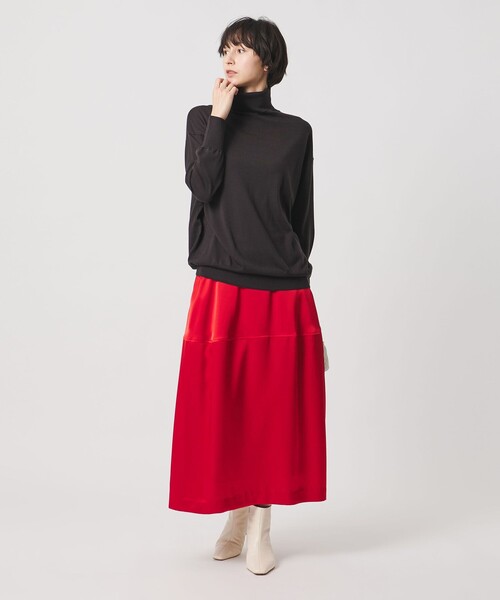 UNITED ARROWS（ユナイテッドアローズ）の「サテン コクーン スカート ‐ウォッシャブル‐（スカート・レディース・ネイビー/ダークブラウン/レッド/オフホワイト・38/36）」の9枚目の写真