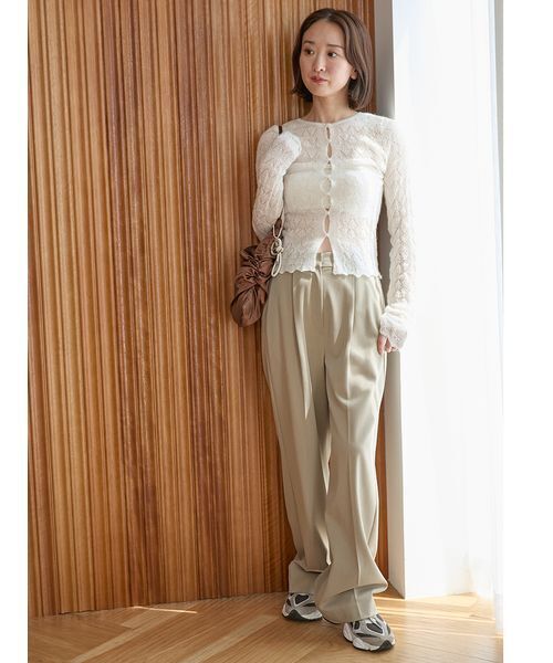 emmi(エミ)の「【セットアップ対応】ワイドレッグタックパンツ(その他パンツ・レディース・イエロー/オリーブ/グレー・0/1)」の2枚目の写真