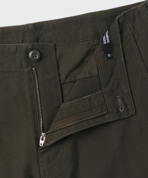 MUSINSA STANDARD（ムシンサスタンダード）の「ホワイトサテンオフィサーショーツ [ディープカーキ]（その他パンツ・メンズ・その他・26/27/28/29/36/34/32/30/31/33/40/38/42）」の3枚目の写真
