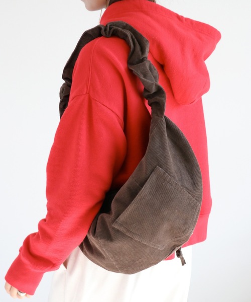 cepo(セポ)の「三日月形ムーンショルダーバック(ショルダーバッグ・レディース・ピンク/ブラウン/オフホワイト・FREE)」の2枚目の写真