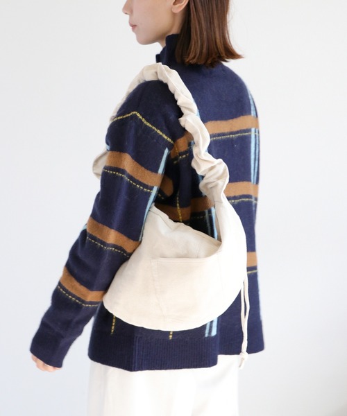 cepo(セポ)の「三日月形ムーンショルダーバック(ショルダーバッグ・レディース・ピンク/ブラウン/オフホワイト・FREE)」の11枚目の写真