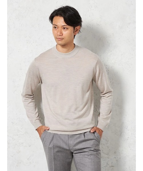 100% шерсть — мохнатый mock‑neck sweater без швов, тёмно‑чёрный