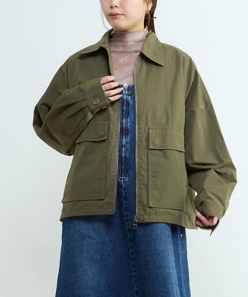 CONVERSE TOKYO（コンバーストウキョウ）の「BACK SPINDLE LOGO MILITARY SHIRT JACKET（ミリタリージャケット・レディース・ブラック/カーキ・SMALL/MEDIUM）」の2枚目の写真