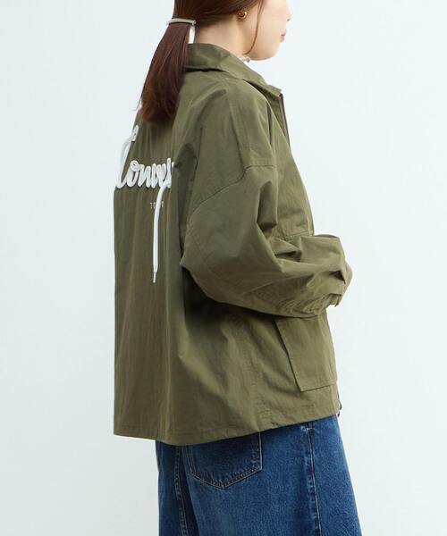 CONVERSE TOKYO（コンバーストウキョウ）の「BACK SPINDLE LOGO MILITARY SHIRT JACKET（ミリタリージャケット・レディース・ブラック/カーキ・SMALL/MEDIUM）」の3枚目の写真
