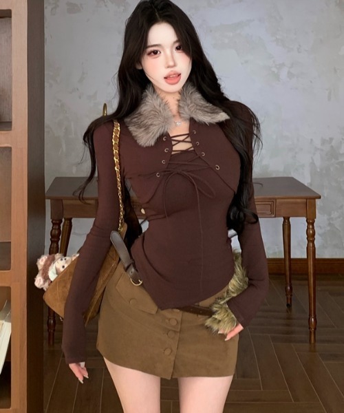 Sibra(シブラ)の「【秋冬新作】フェイクファー衿レースアップ長袖トップス(Tシャツ/カットソー・レディース・ブラウン/ブラック/グレー・M)」の17枚目の写真