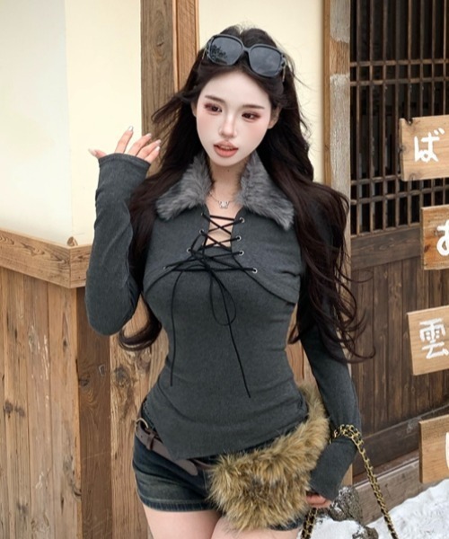 Sibra(シブラ)の「【秋冬新作】フェイクファー衿レースアップ長袖トップス(Tシャツ/カットソー・レディース・ブラウン/ブラック/グレー・M)」の8枚目の写真