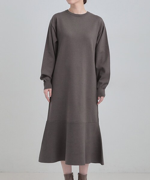 DRESKIP(ドレスキップ)の「【洗濯機可/S-LL】スタイルがすっきりに見える 裾マーメイドニットワンピース(ワンピース・レディース・ダークグレー/ブラック/ブラウン系その他・01/02/03/04)」の16枚目の写真