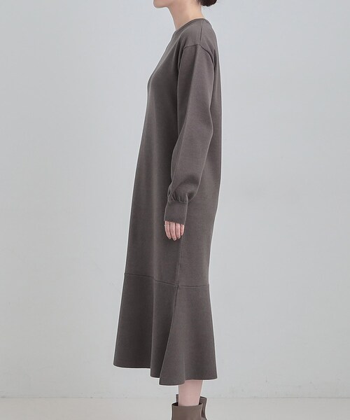 DRESKIP(ドレスキップ)の「【洗濯機可/S-LL】スタイルがすっきりに見える 裾マーメイドニットワンピース(ワンピース・レディース・ダークグレー/ブラック/ブラウン系その他・01/02/03/04)」の17枚目の写真