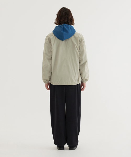 COVERNAT(カバーナット)の「アーチロゴコーチジャケットライトカーキ(ナイロンジャケット・レディース・その他・SMALL/MEDIUM/LARGE/X-LARGE)」の4枚目の写真