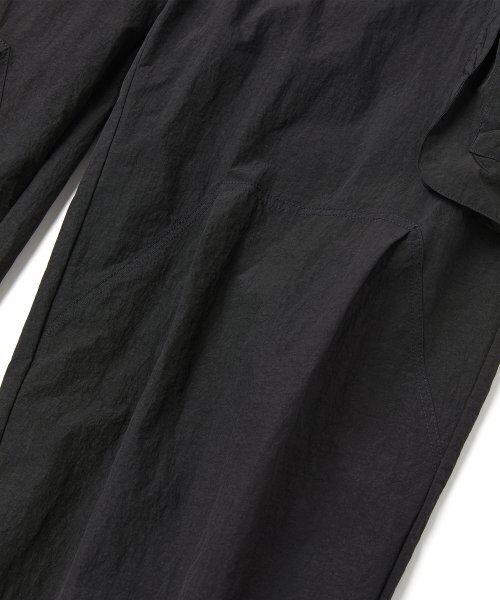 WMC(ダブリューエムシー)の「マルチポケットアクティブパンツ_BLACK(スウェットパンツ・メンズ・ブラック・32(L)/30(M))」の6枚目の写真