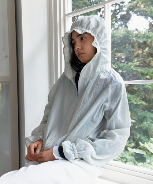 38COMEONCOMMON(38カモンコモン)の「Airy Ruffle Jumper (Light Sage)(ナイロンジャケット・レディース・その他・FREE)」の2枚目の写真