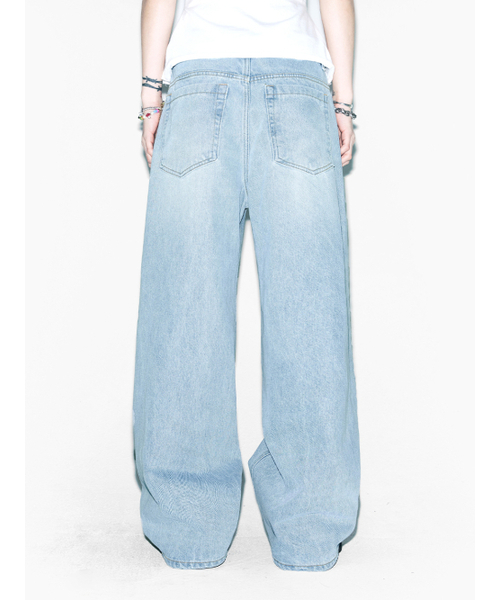 YEEL(ワイイーイーエル)の「SIGNATURE LOGO DESTROYED DENIM LIGHT BLUE(デニムパンツ・レディース・その他・SMALL/MEDIUM/LARGE)」の3枚目の写真