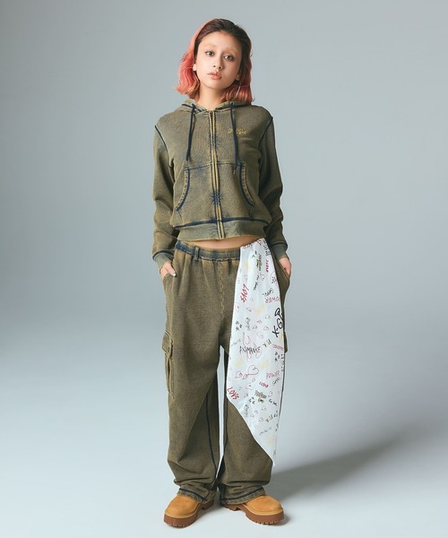 X-girl（エックスガール）の「OVERDYED NUMBER PATCH CARGO SWEATPANTS（スウェットパンツ・レディース・ブラック/インディゴブルー・S/M）」の8枚目の写真
