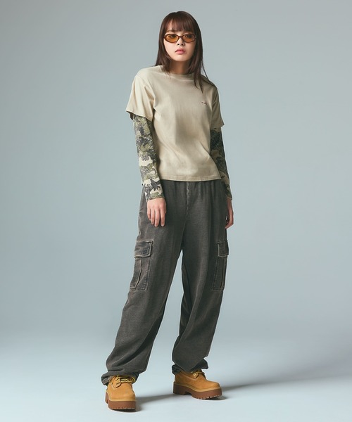 X-girl（エックスガール）の「OVERDYED NUMBER PATCH CARGO SWEATPANTS（スウェットパンツ・レディース・ブラック/インディゴブルー・S/M）」の11枚目の写真