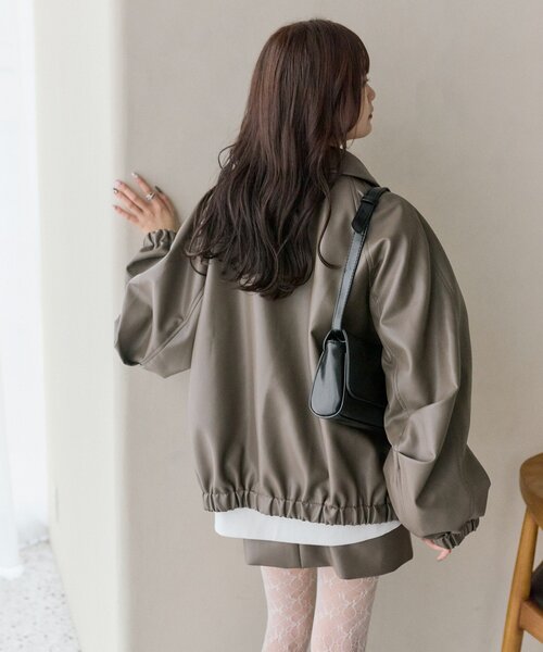 mystic(ミスティック)の「【SET UPスタイルにも◎】バルーンスリーブフェイクレザーブルゾン(ブルゾン・レディース・キャメル/アイボリー/ブラウン・FREE)」の4枚目の写真