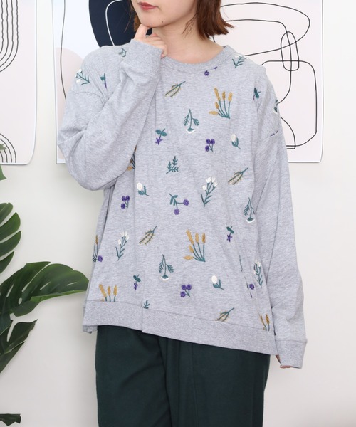 Emago(イマゴ)の「EMAGO 花刺繍タックプルオーバー(Tシャツ/カットソー・レディース・ブラック/イエロー/杢グレー・FREE)」の1枚目の写真