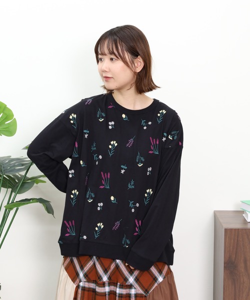 Emago(イマゴ)の「EMAGO 花刺繍タックプルオーバー(Tシャツ/カットソー・レディース・ブラック/イエロー/杢グレー・FREE)」の22枚目の写真
