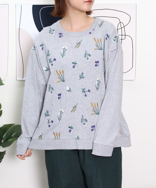Emago(イマゴ)の「EMAGO 花刺繍タックプルオーバー(Tシャツ/カットソー・レディース・ブラック/イエロー/杢グレー・FREE)」の5枚目の写真
