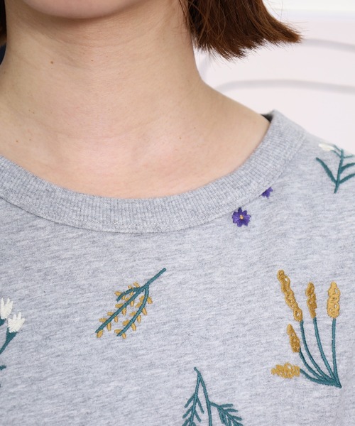 Emago(イマゴ)の「EMAGO 花刺繍タックプルオーバー(Tシャツ/カットソー・レディース・ブラック/イエロー/杢グレー・FREE)」の15枚目の写真