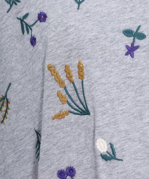 Emago(イマゴ)の「EMAGO 花刺繍タックプルオーバー(Tシャツ/カットソー・レディース・ブラック/イエロー/杢グレー・FREE)」の17枚目の写真