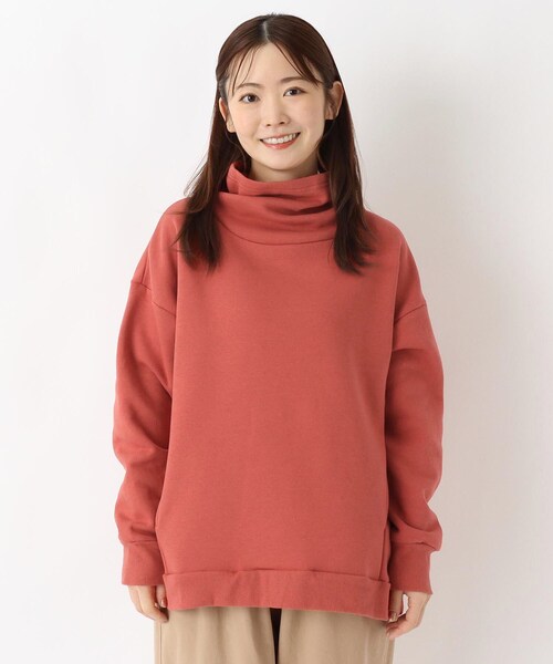 one'sterrace(ワンズテラス)の「裏起毛オフタートルポケットプルオーバー(Tシャツ/カットソー・レディース・レッド系9/グレー系その他7/アイボリー系8/ブラック系8・02)」の1枚目の写真