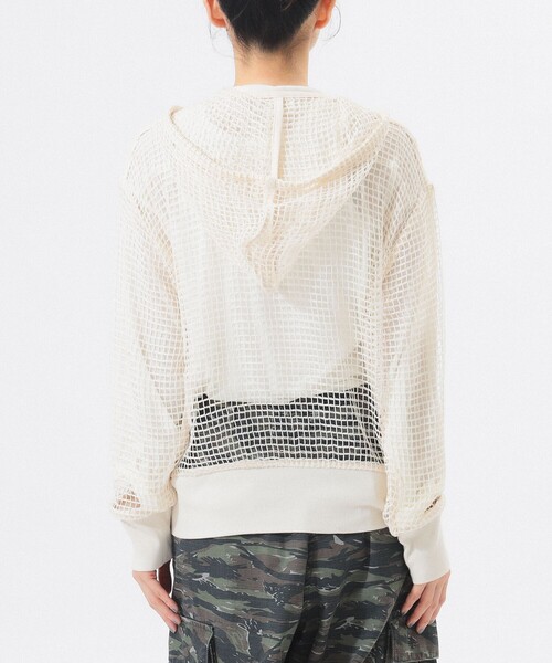 BEAMS BOY（ビームスボーイ）の「ビッグ メッシュ フーディー（パーカー・レディース・ネイビー/オフホワイト/ブラウン・ONE SIZE）」の17枚目の写真