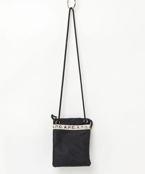 A.P.C.（アーペーセー）の「ショルダーバッグ（ショルダーバッグ・レディース・ブラック・-）」の2枚目の写真
