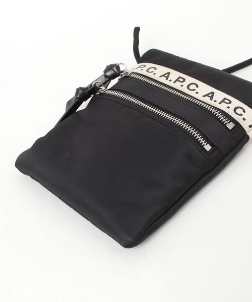 A.P.C.（アーペーセー）の「ショルダーバッグ（ショルダーバッグ・レディース・ブラック・-）」の3枚目の写真