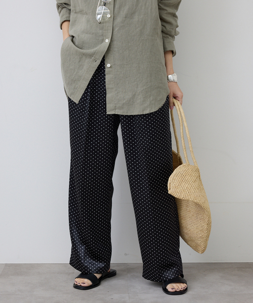 SLOBE IENA(スローブイエナ)の「ドットプリントサテンイージーパンツ(その他パンツ・レディース・ブラック/ホワイト・FREE)」の6枚目の写真