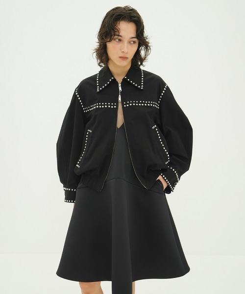 CLANE(クラネ)の「W COLOR STUDDED DRIZZLER JACKET(ブルゾン・レディース・ベージュ/ブラック・2/1)」の3枚目の写真