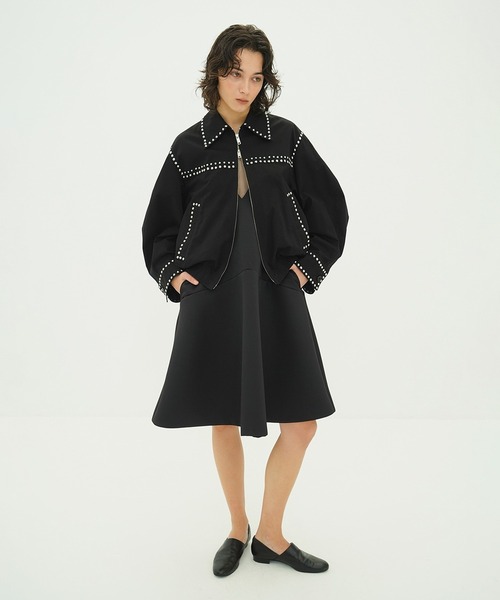 CLANE(クラネ)の「W COLOR STUDDED DRIZZLER JACKET(ブルゾン・レディース・ベージュ/ブラック・2/1)」の8枚目の写真