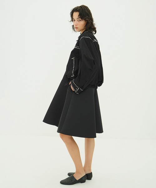 CLANE(クラネ)の「W COLOR STUDDED DRIZZLER JACKET(ブルゾン・レディース・ベージュ/ブラック・2/1)」の9枚目の写真