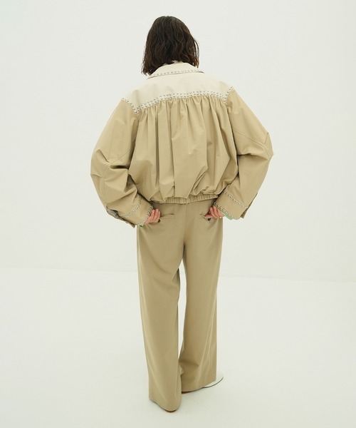 CLANE(クラネ)の「W COLOR STUDDED DRIZZLER JACKET(ブルゾン・レディース・ベージュ/ブラック・2/1)」の15枚目の写真