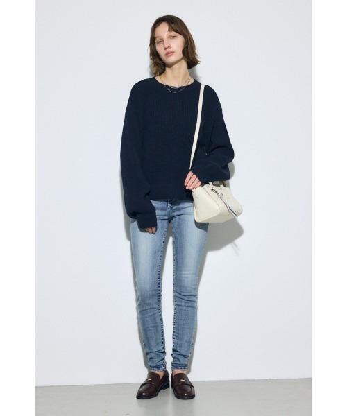 AZUL by moussy(アズールバイマウジー)の「【大人気!】チャームセットトラペイズドバッグ(ショルダーバッグ・レディース・アイボリー/ブラック・FREE)」の3枚目の写真