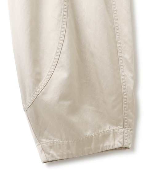 ADAM ET ROPE'(アダムエロペ)の「ピグメントダイエッグパンツ(その他パンツ・レディース・オフホワイト/チャコールグレー・38/36)」の11枚目の写真